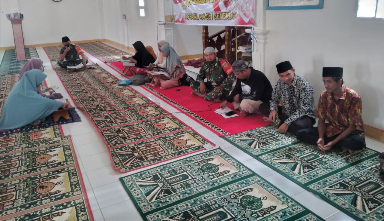 Babinsa Koptu Yusuf Efendi Menghadiri Kegiatan Itikaf Dan Pesantren