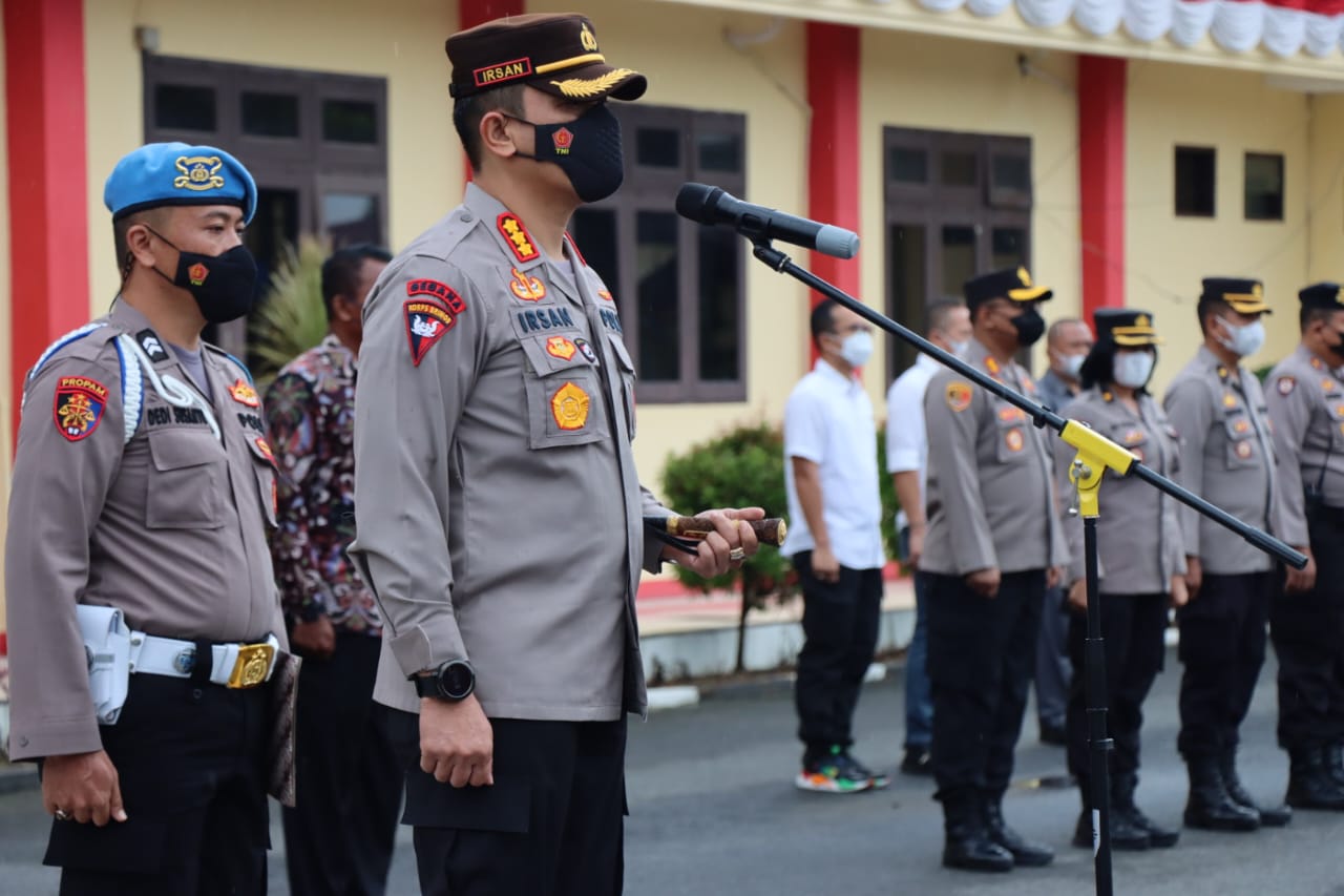 Kapolresta Deli Serdang Pimpin Upacara Kenaikan Pangkat Dan Purna Bakti