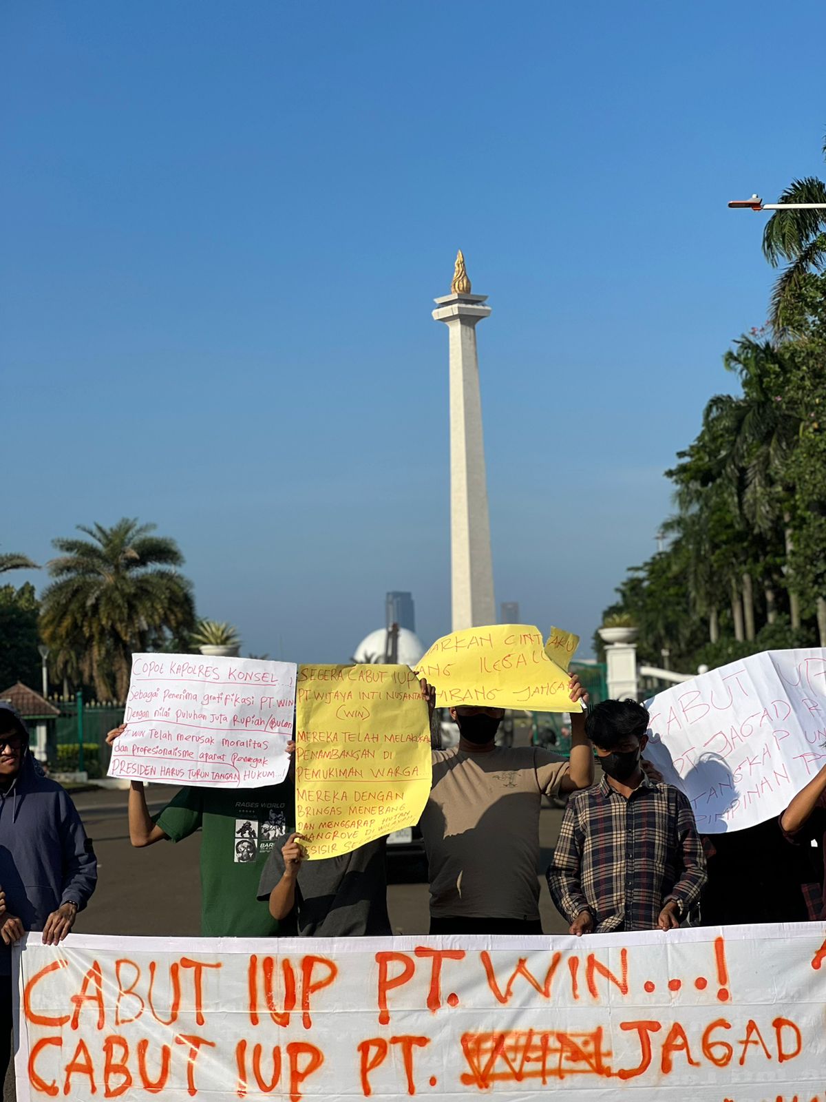 IPPMI Konsel-Jakarta Mendatangi Istana Negara Desak Presiden Cabut Izin ...